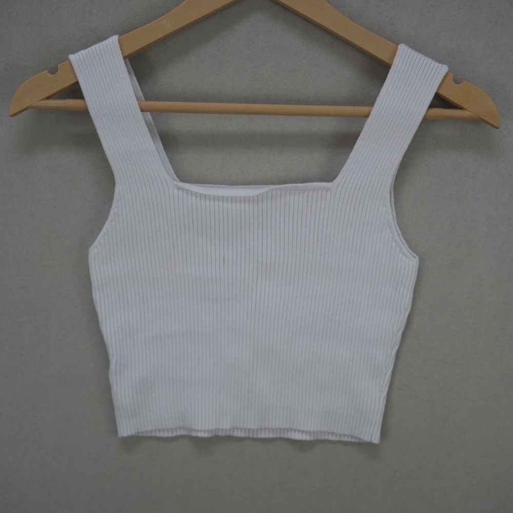 White Ribbed Knit crop top - Picture 2 of 3